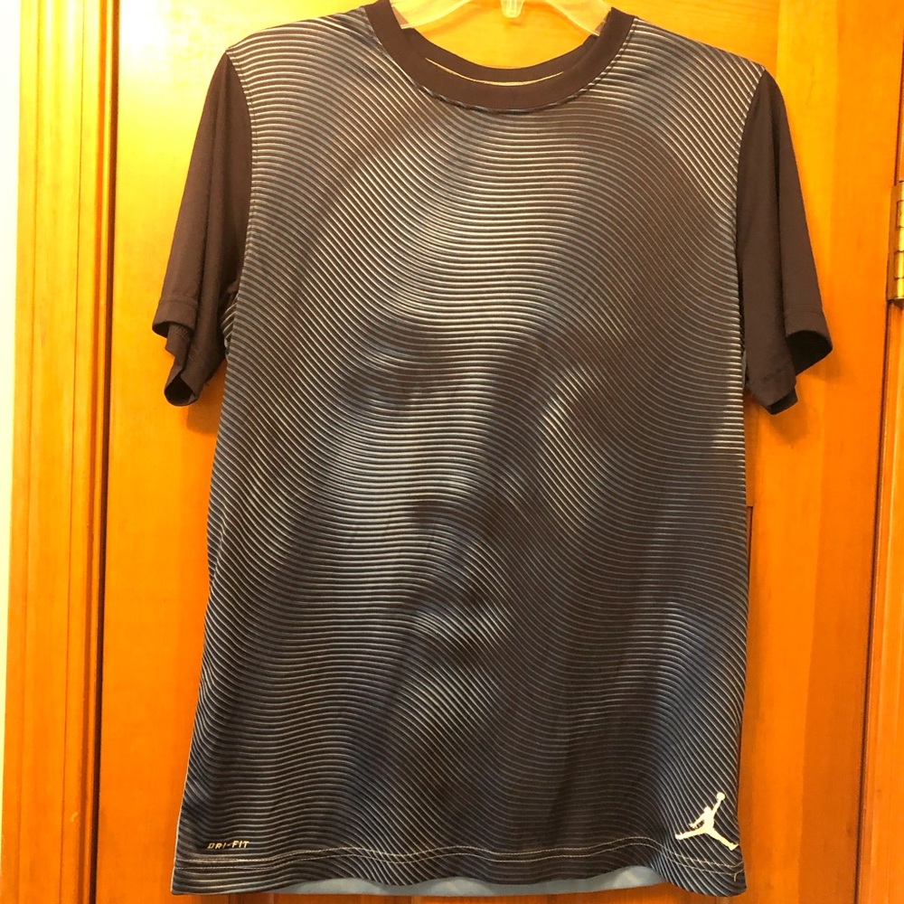 Boys XL Jordan Dri-fit short sleeve T-shirt